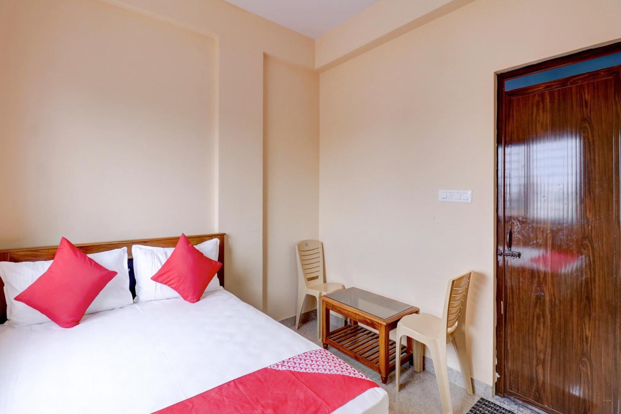 Oyo Flagship Golden Treasury Hotell Bangalore Eksteriør bilde