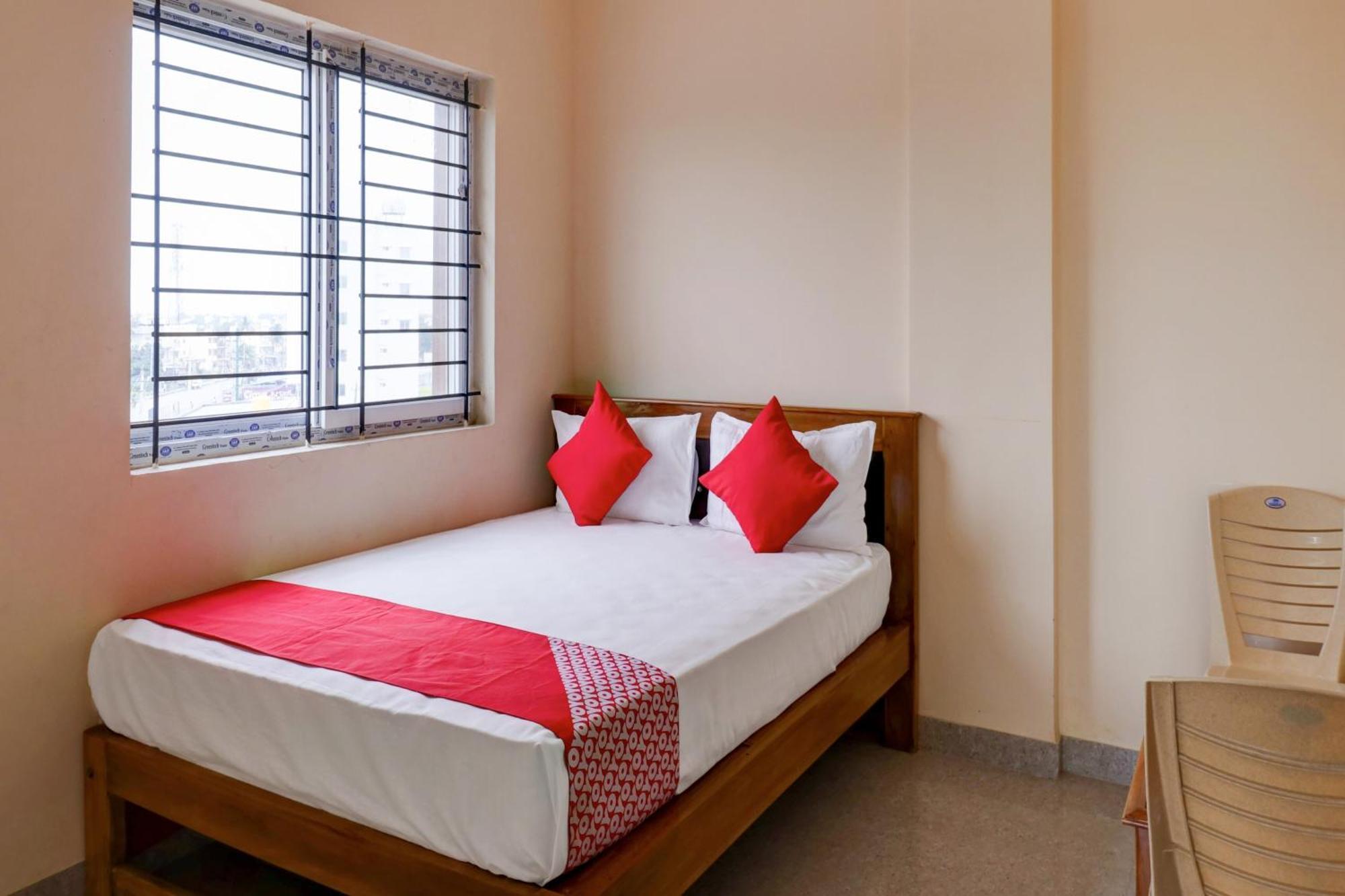 Oyo Flagship Golden Treasury Hotell Bangalore Eksteriør bilde